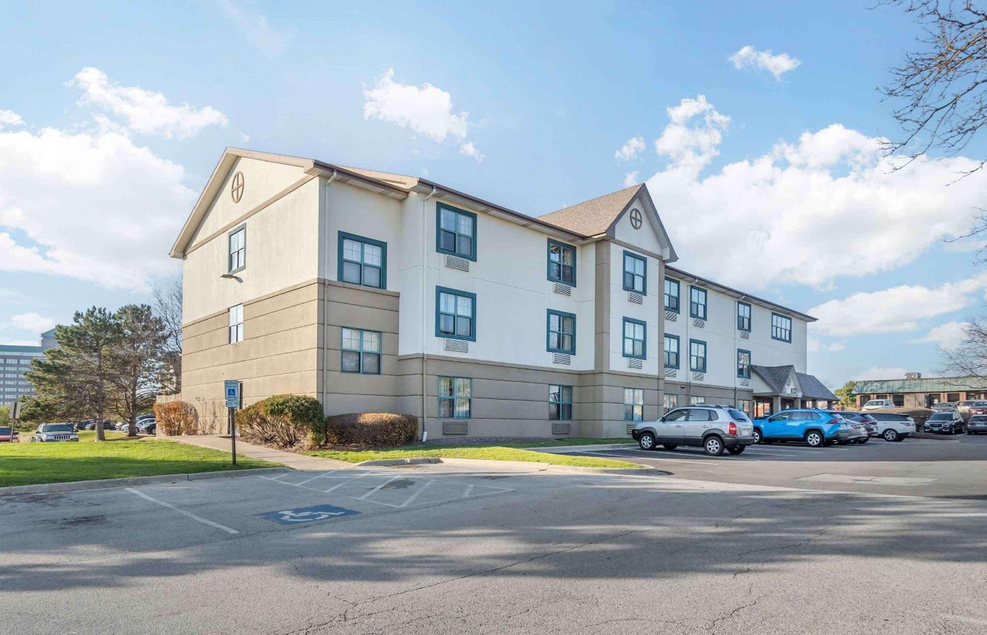 Extended Stay America Select Suites - Chicago - Даунърс Гроув Екстериор снимка