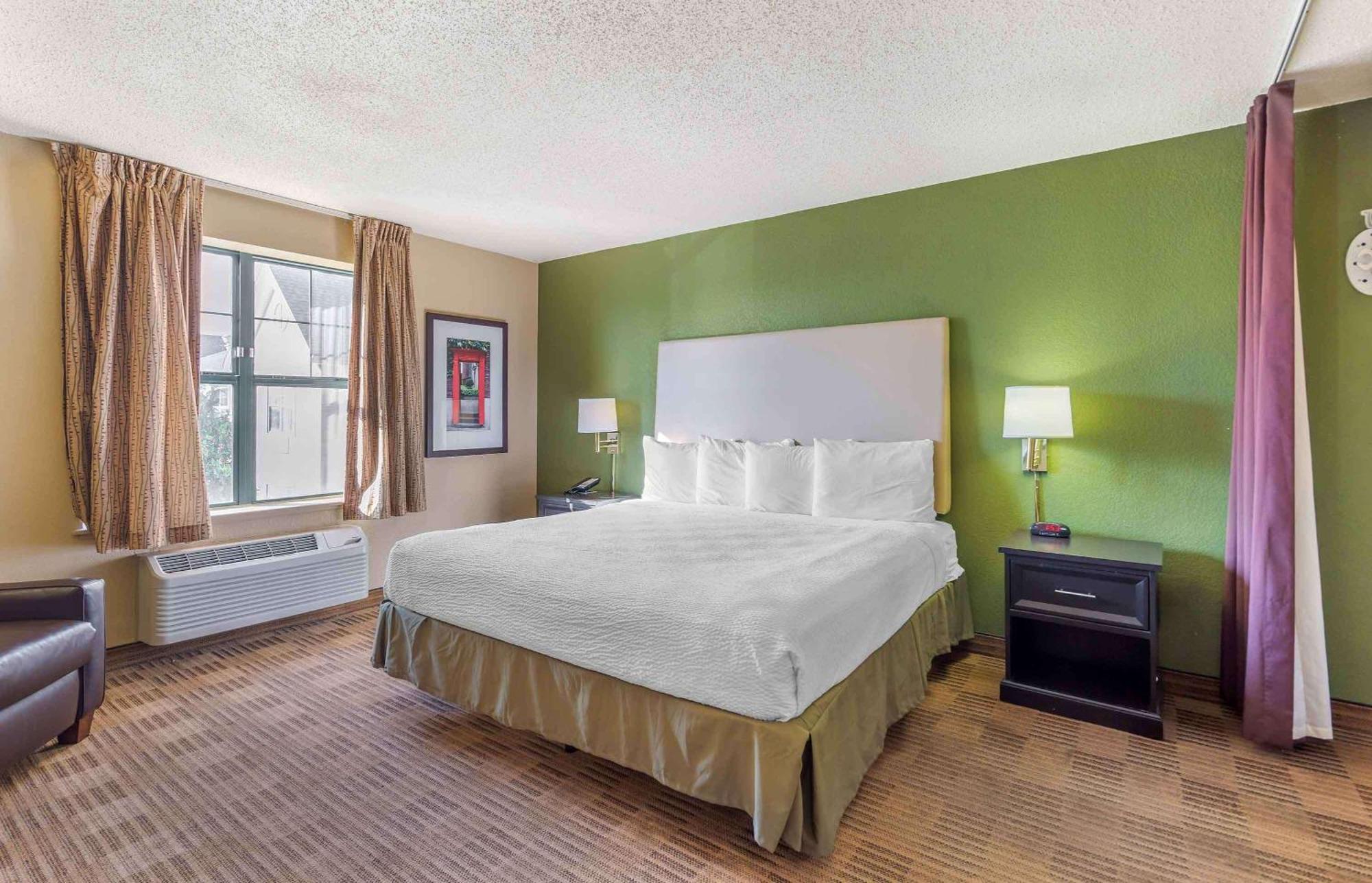 Extended Stay America Select Suites - Chicago - Даунърс Гроув Екстериор снимка
