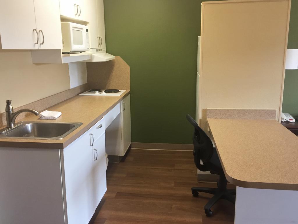 Extended Stay America Select Suites - Chicago - Даунърс Гроув Екстериор снимка