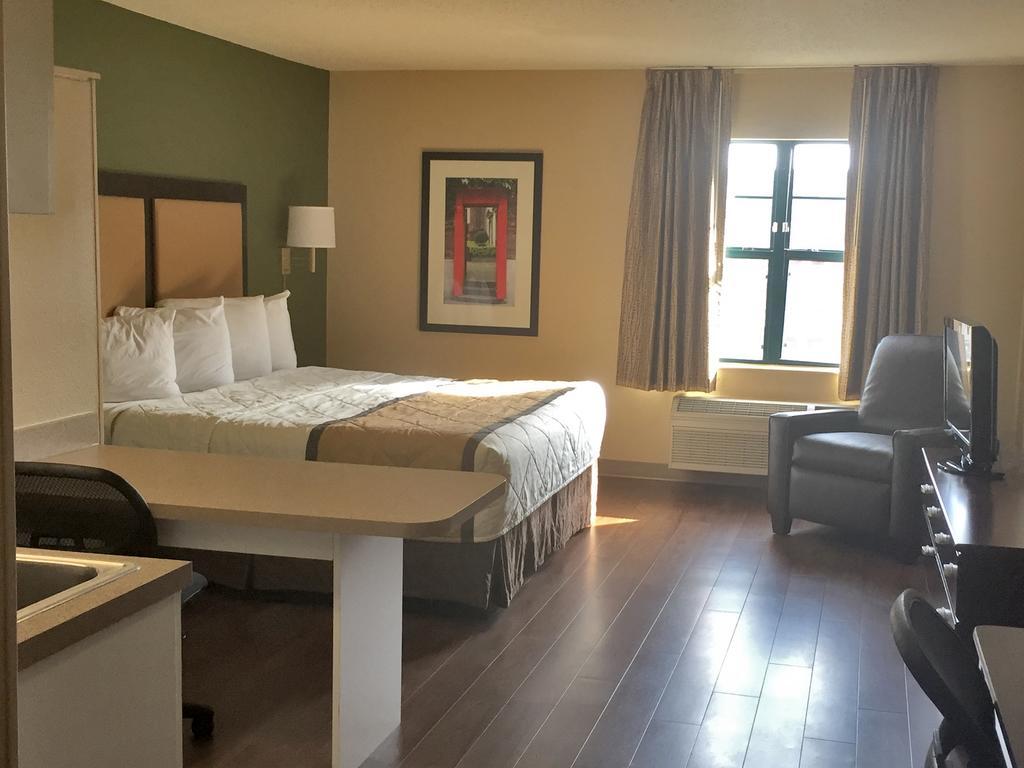 Extended Stay America Select Suites - Chicago - Даунърс Гроув Екстериор снимка