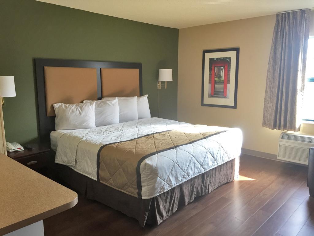 Extended Stay America Select Suites - Chicago - Даунърс Гроув Екстериор снимка