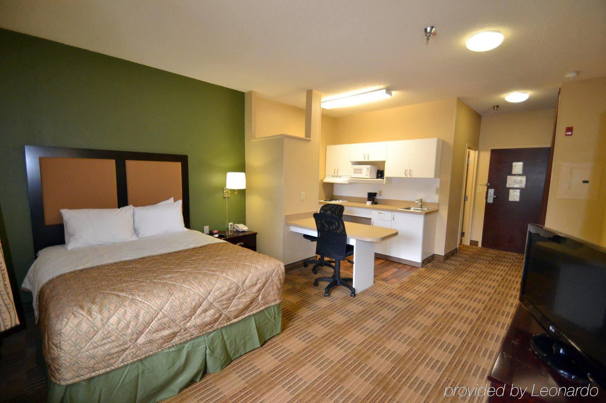Extended Stay America Select Suites - Chicago - Даунърс Гроув Екстериор снимка