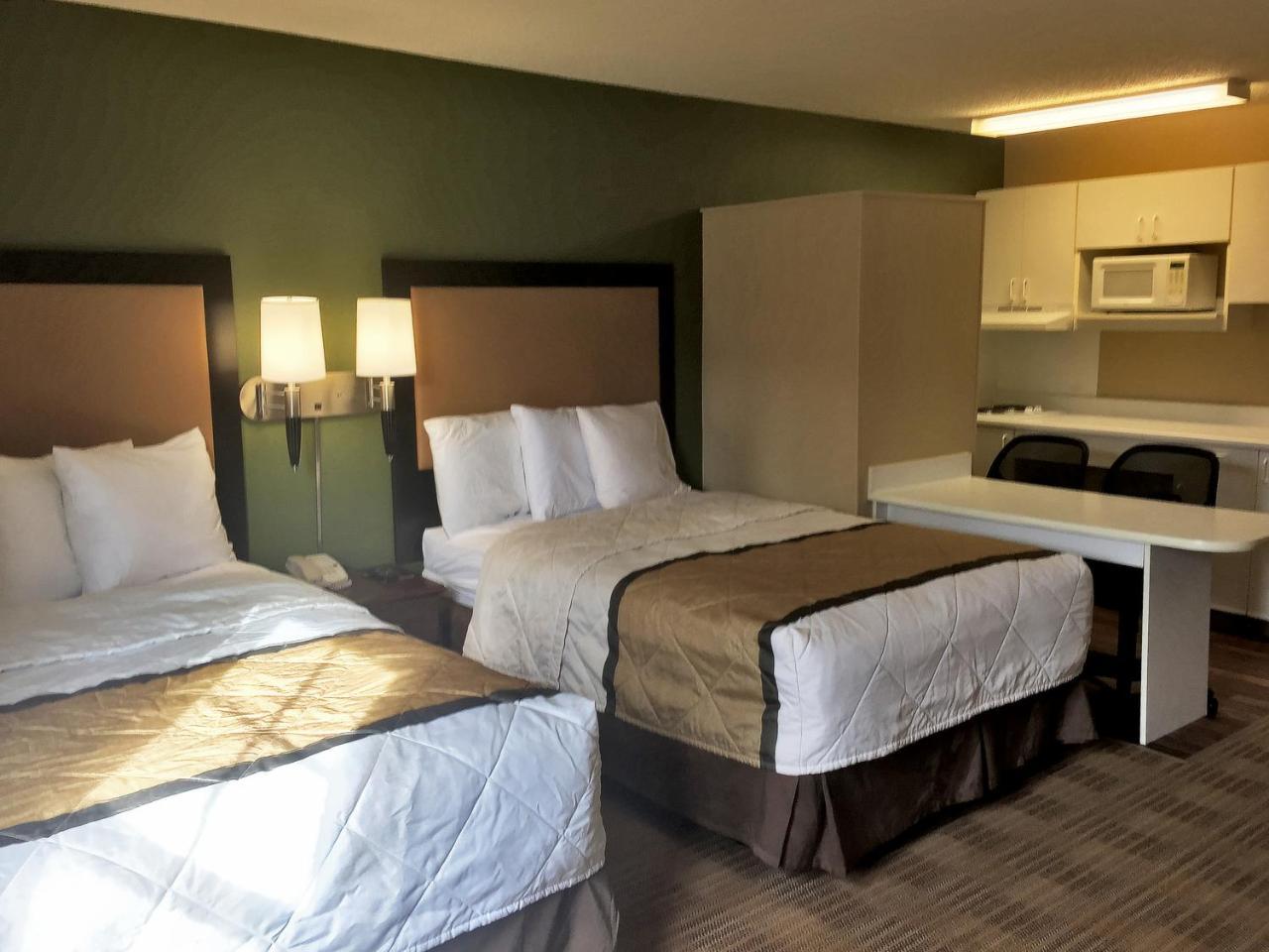 Extended Stay America Select Suites - Chicago - Даунърс Гроув Екстериор снимка
